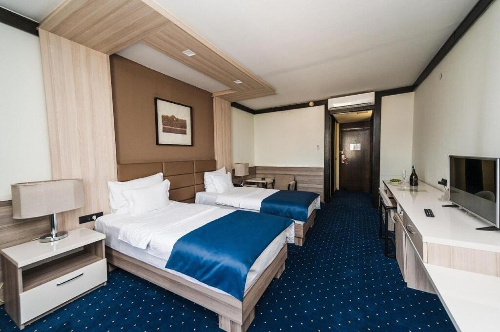Hotel Holiday Σαράγεβο Εξωτερικό φωτογραφία
