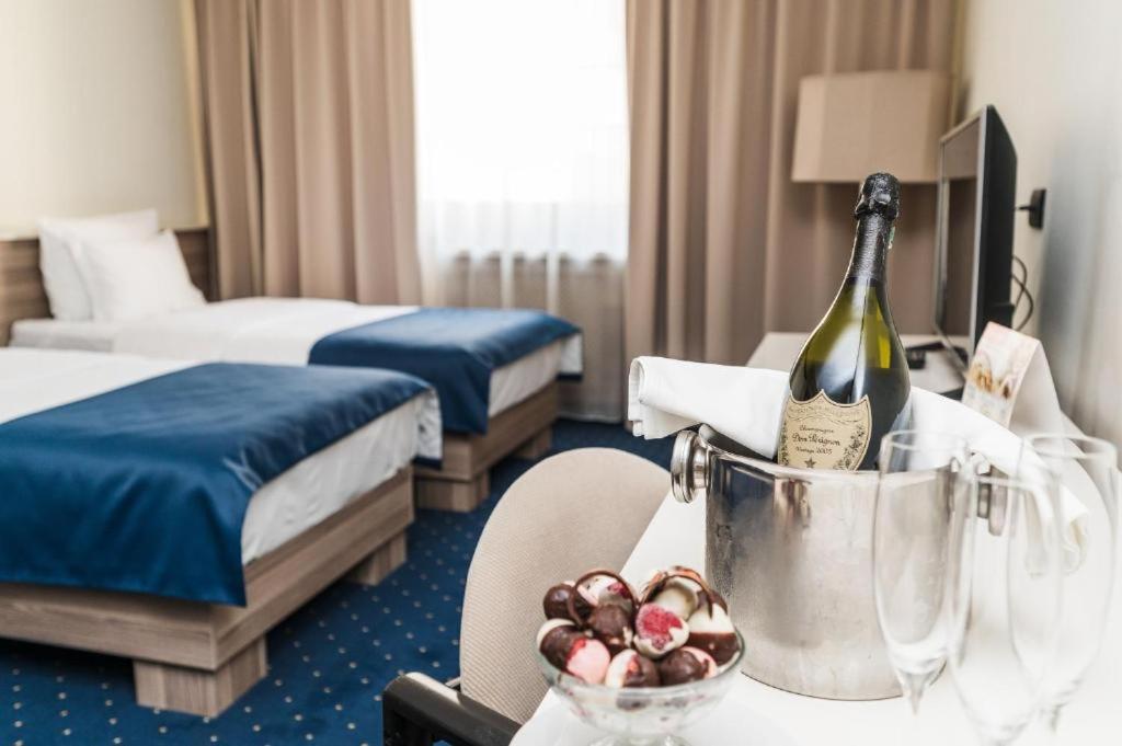 Hotel Holiday Σαράγεβο Εξωτερικό φωτογραφία
