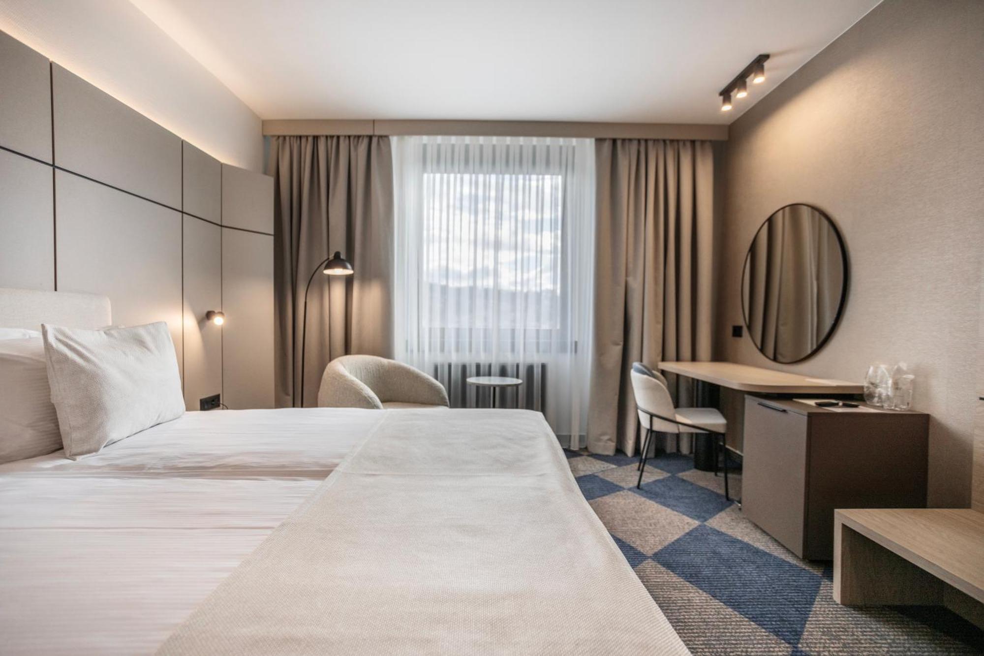 Hotel Holiday Σαράγεβο Εξωτερικό φωτογραφία