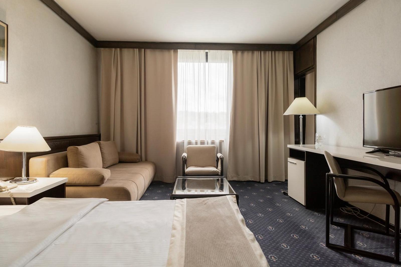 Hotel Holiday Σαράγεβο Εξωτερικό φωτογραφία