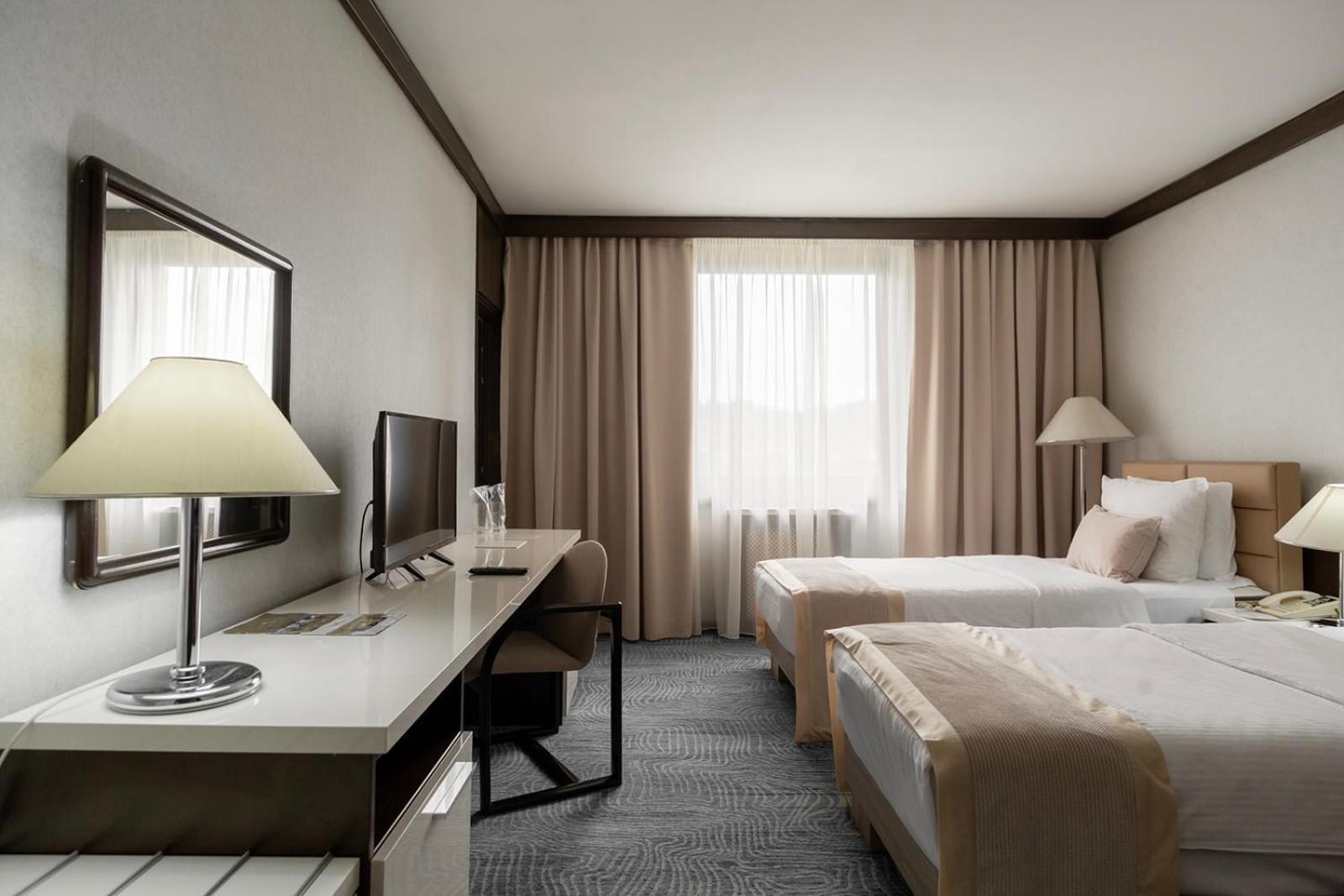 Hotel Holiday Σαράγεβο Εξωτερικό φωτογραφία