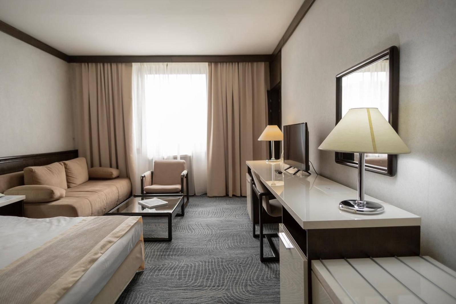 Hotel Holiday Σαράγεβο Εξωτερικό φωτογραφία
