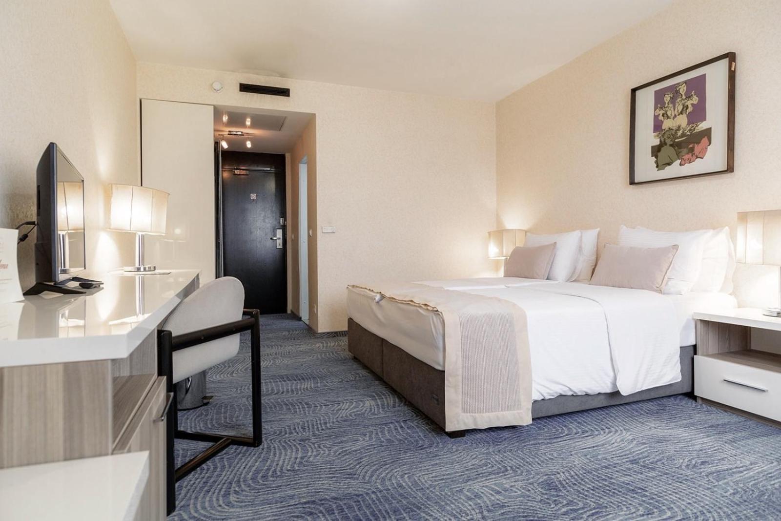Hotel Holiday Σαράγεβο Εξωτερικό φωτογραφία