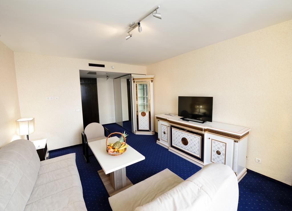 Hotel Holiday Σαράγεβο Εξωτερικό φωτογραφία