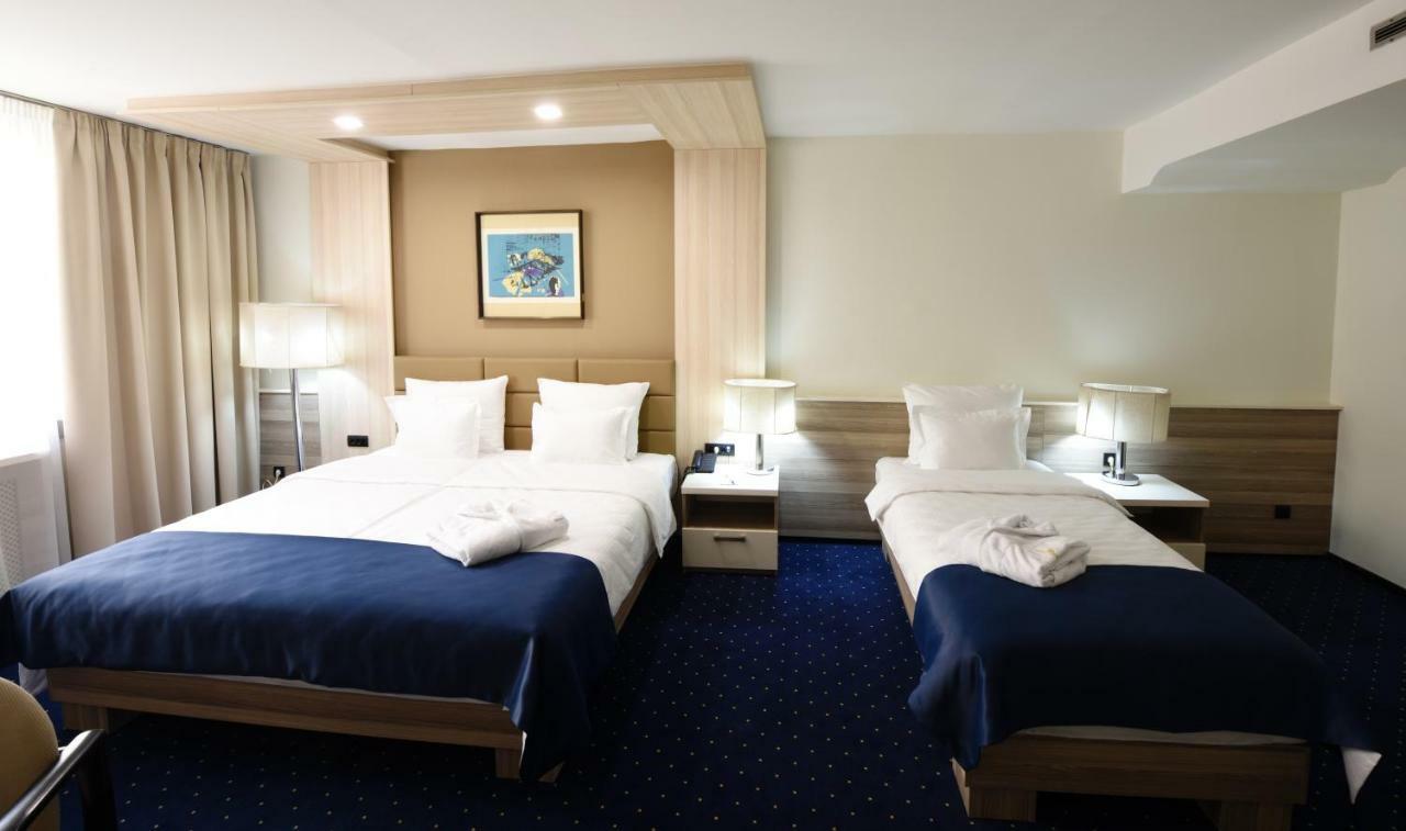 Hotel Holiday Σαράγεβο Εξωτερικό φωτογραφία