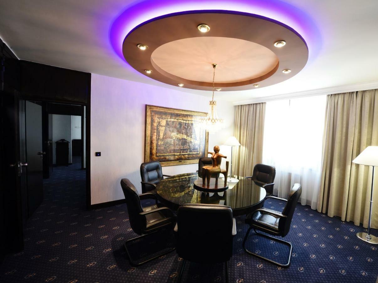 Hotel Holiday Σαράγεβο Εξωτερικό φωτογραφία